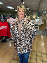 Load image into Gallery viewer, Taupe Leopard Coat
