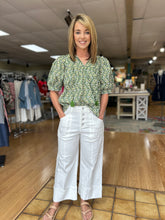 Load image into Gallery viewer, Shea Off White Crop
