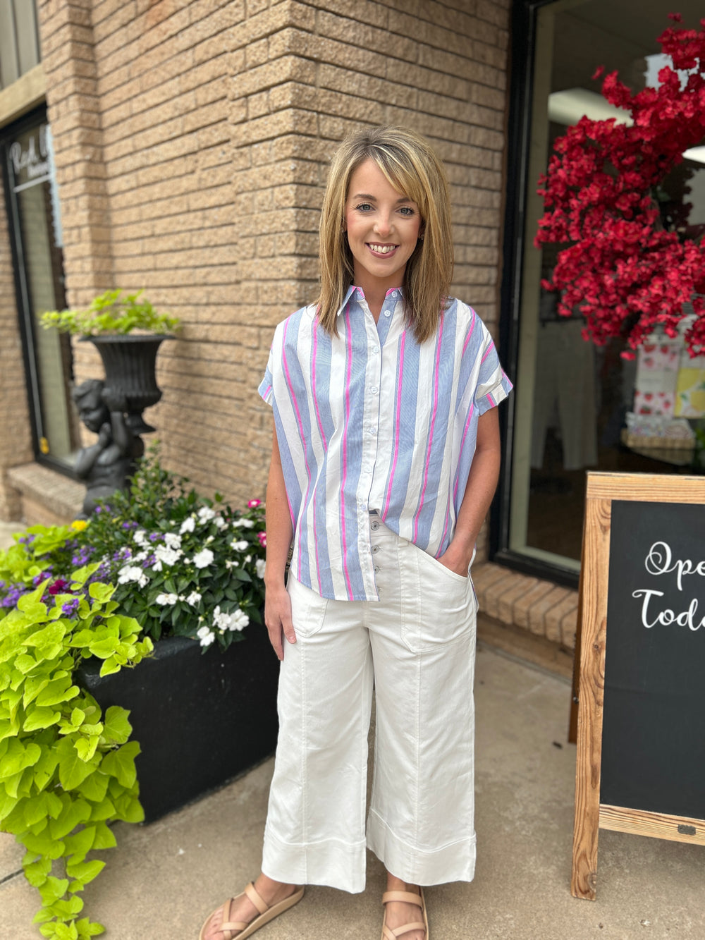 Avery Button UP