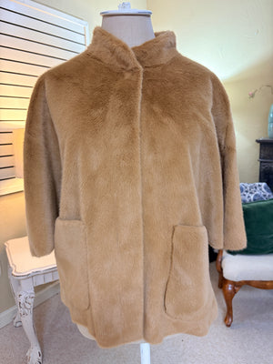 Ivy Jane Faux Fur Capelet - Camel