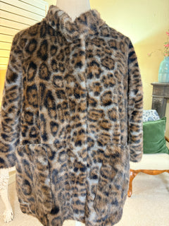 Ivy Jane Faux Fur Capelet - Leopard