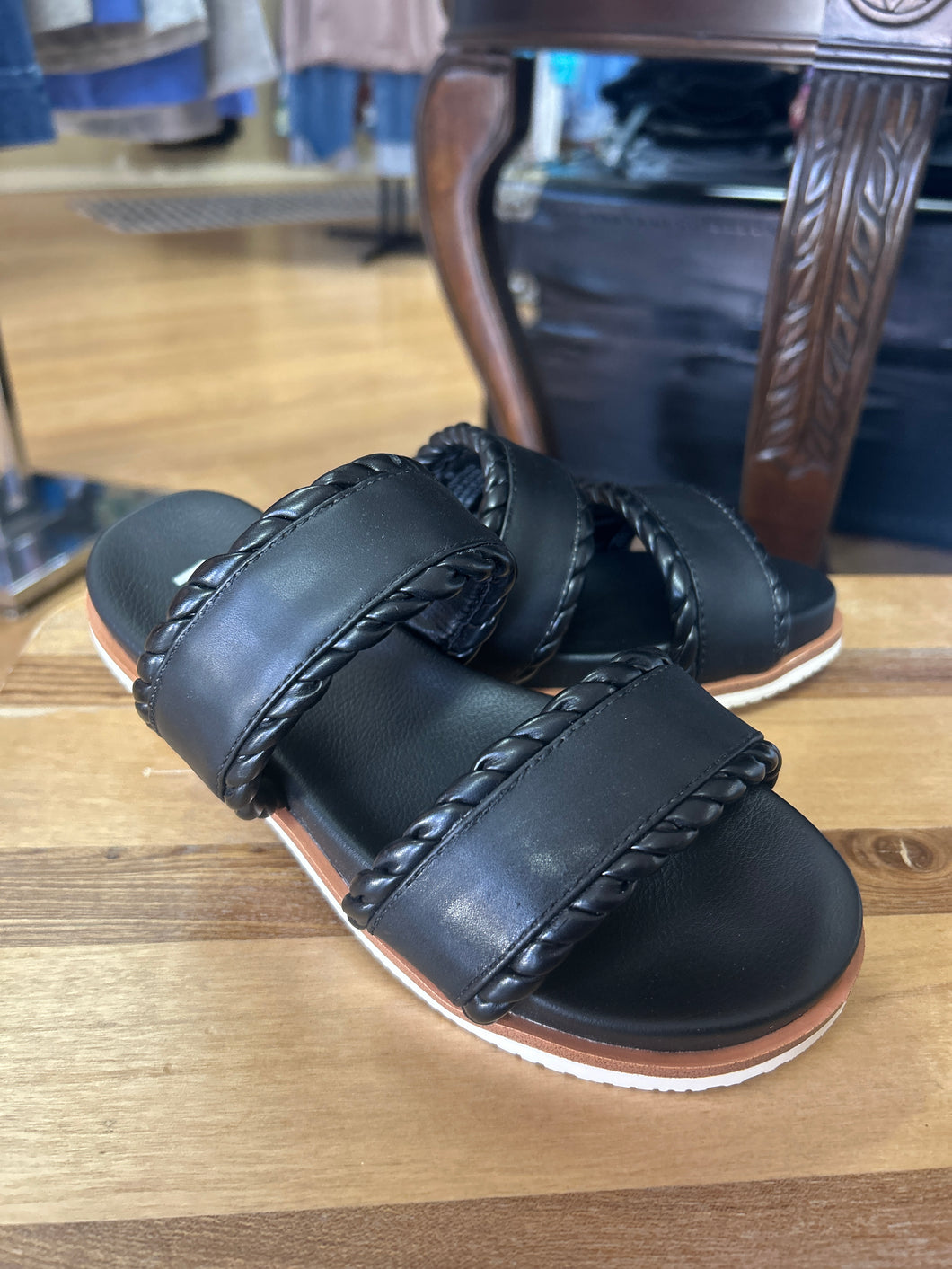Mia Vada Slide